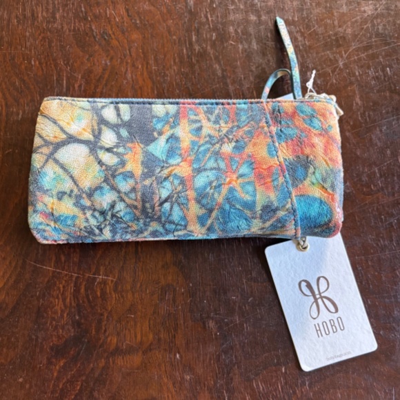 HOBO INTERNATIONAL SUMMERTIME ABSTRACT WALLET - NWT - Picture 2 of 15